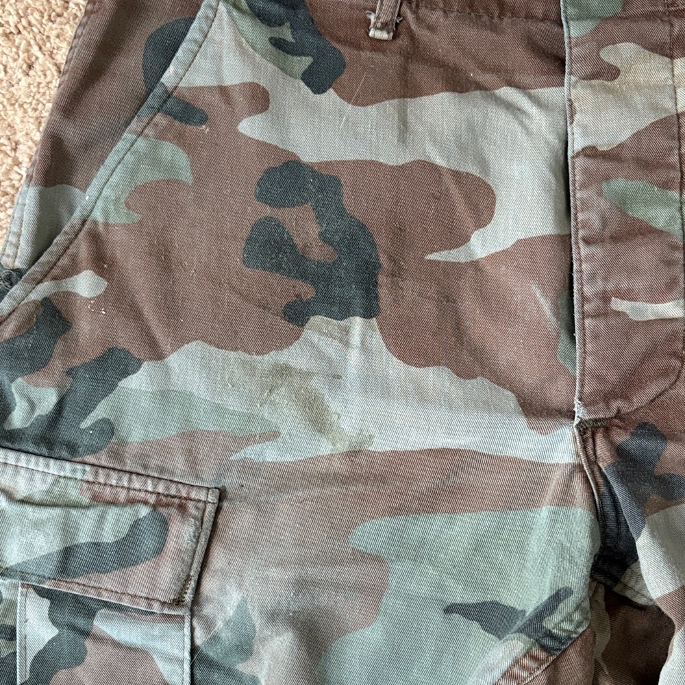 Camouflage Cargo Unisex Shorts - Picture 2 of 4